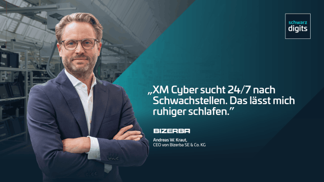 Andreas W. Kraut, CEO von Bizerba, steht im Anzug vor Produktionsanlagen. Über dem Zitat, das mit dem Bizerba Logo gekennzeichnet ist, steht: „XM Cyber sucht 24/7 nach Schwachstellen. Das lässt mich ruhiger schlafen.“ Oben rechts ist das Schwarz Digits Logo zu sehen.