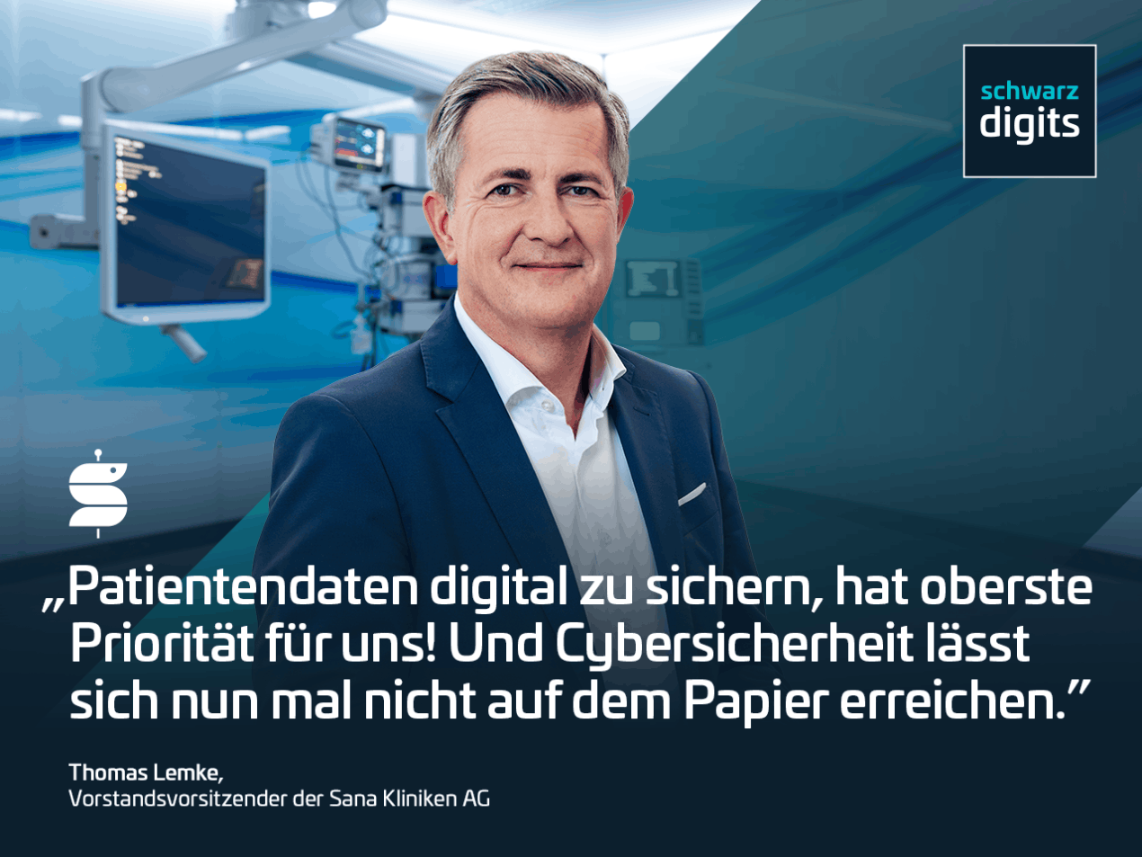 Thomas Lemke, Vorstandsvorsitzender der Sana Kliniken. Im Hintergrund ist ein moderner Operationssaal mit medizinischen Geräten und Monitoren zu sehen.
