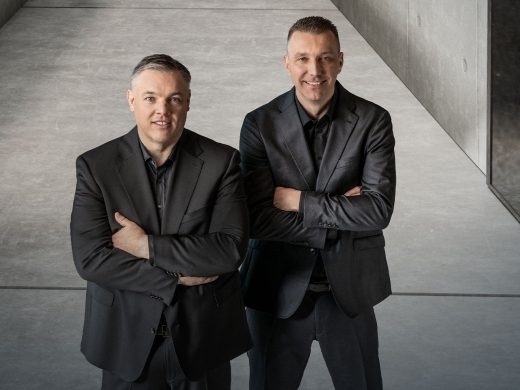 Die Co-CEOs von Schwarz Digits, Rolf Schumann (links) und Christian Müller (rechts), in einer professionellen Aufnahme.