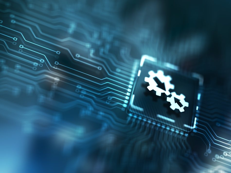 Technologie-Partnerschaft und Service-Integration: Zahnrad-Symbol auf Computerchip