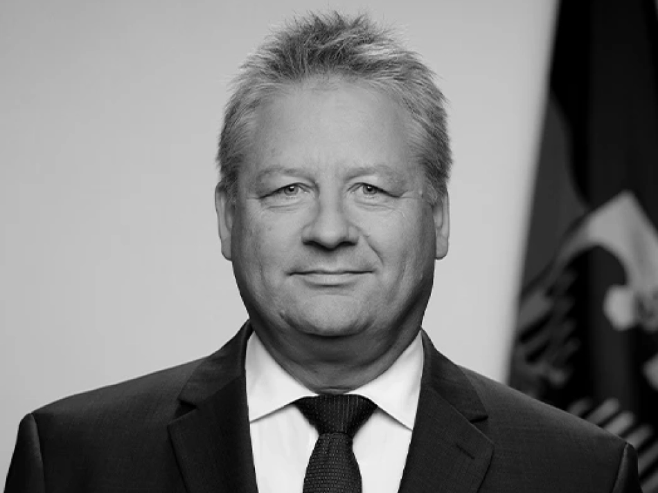 Dr. Bruno Kahl