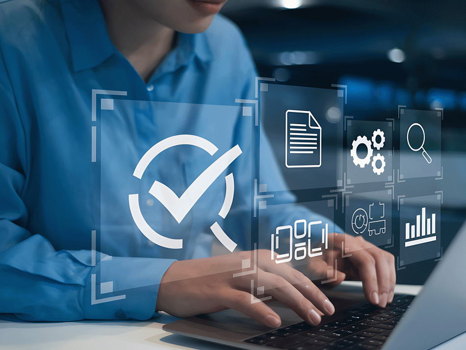 Person am Laptop mit virtuellem Häkchen-Symbol und Prozess-Icons zur Darstellung von Verantwortlichkeiten im Cloud-SLA.