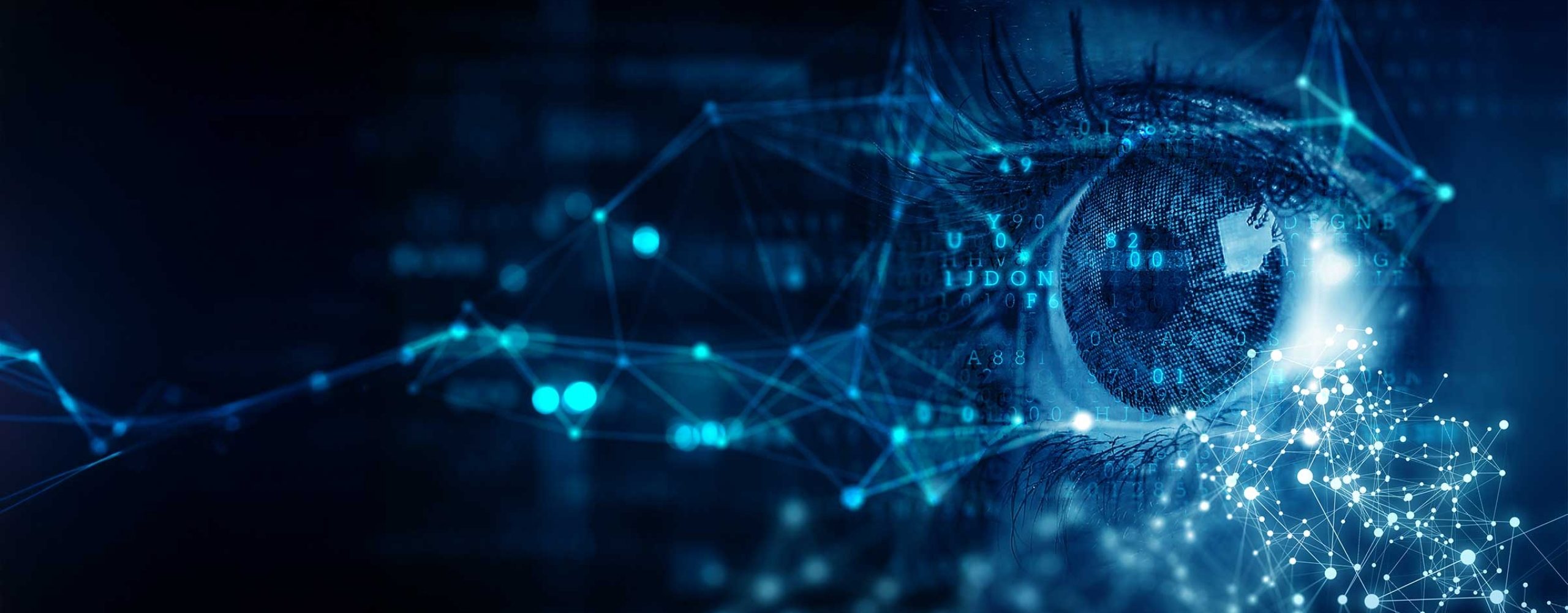 Nahaufnahme eines Auges mit digitalen Netzwerklinien, das Datentransparenz, Observability und IT-Monitoring symbolisiert.